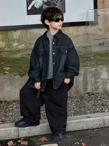 Jachetă din denim pentru băieți, cămașă în stil coreean de primăvară, 2026 model nou, căldură suplimentară