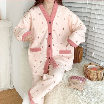 Set pijamale maternitate postpartum, trei piese, toamnă–iarna, grosime medie, călduros și poate fi purtat în exterior