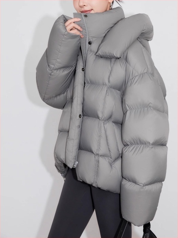 Geacă de iarnă pentru femei cu glugă, croi lejer, lungime medie, umplere 301-350 g din puf de rață alb