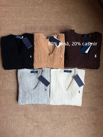 Cardigan damă cu glugă și decolteu în V, amestec lână-cashmere (90–95% lână, cashmere <30%), logo brodat cu motif animal, tricotat cu model cablu