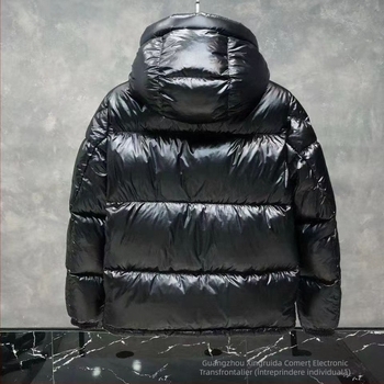 Geacă de puf unisex cu umplutură din rață albă, 91–95% conținut de puf, 750 fill power, exterior din nylon, rezistent la vânt, fermoar