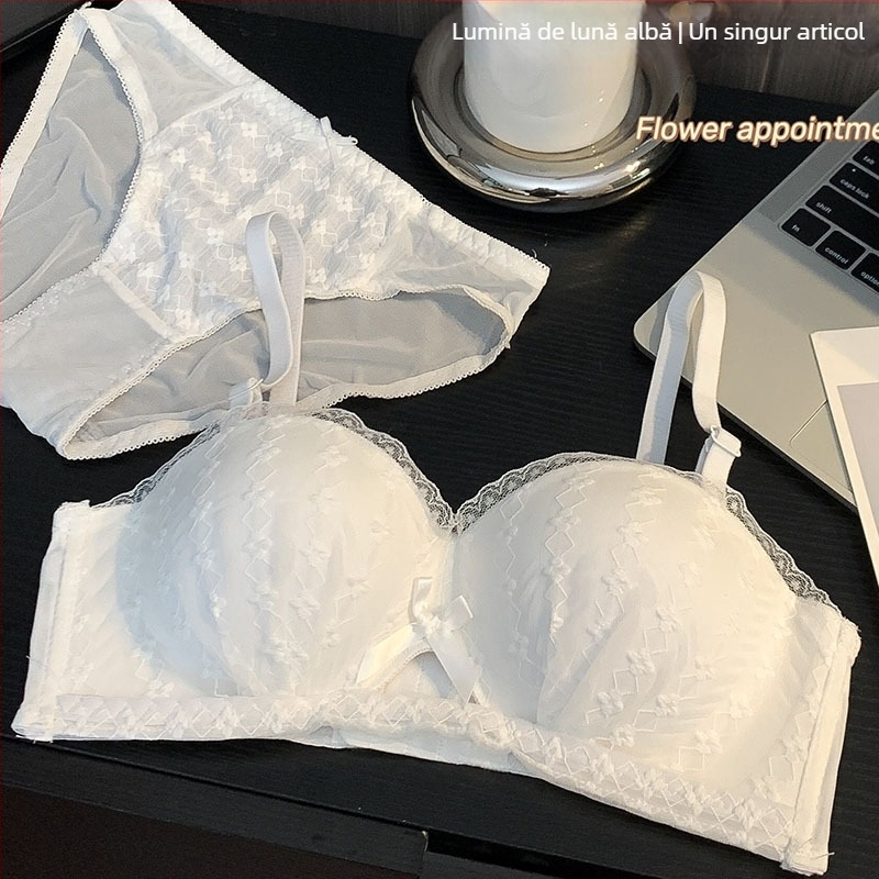 Bustier bandeau fără bretele, dantelă nylon, cupă jumătate, bretele detașabile dublu, închidere la spate cu trei rânduri de capse, formă: top subțire, bază mai groasă