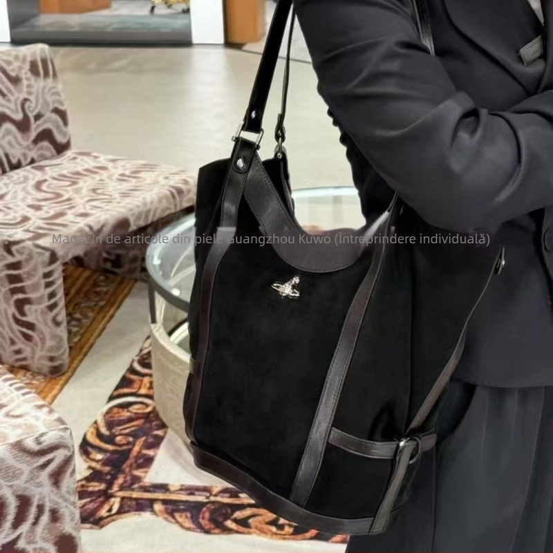 Geantă crossbody tote din velur — formă verticală pătrată, închidere magnetică, buzunar interior cu fermoar și buzunar pentru documente, bretea pe umăr unică