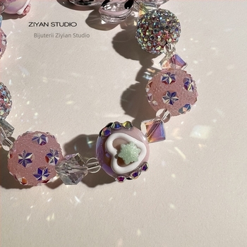 Pandantiv pentru telefon din acrilic – fluture desenat, mărgele lucrate manual, accesoriu decorativ, ambalat individual