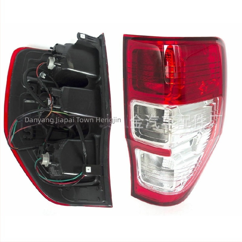 Lampi de stop spate Ford Ranger T6 – 8W, 12V, ABS, Compatibile cu Ford Ranger 2012 și 2021