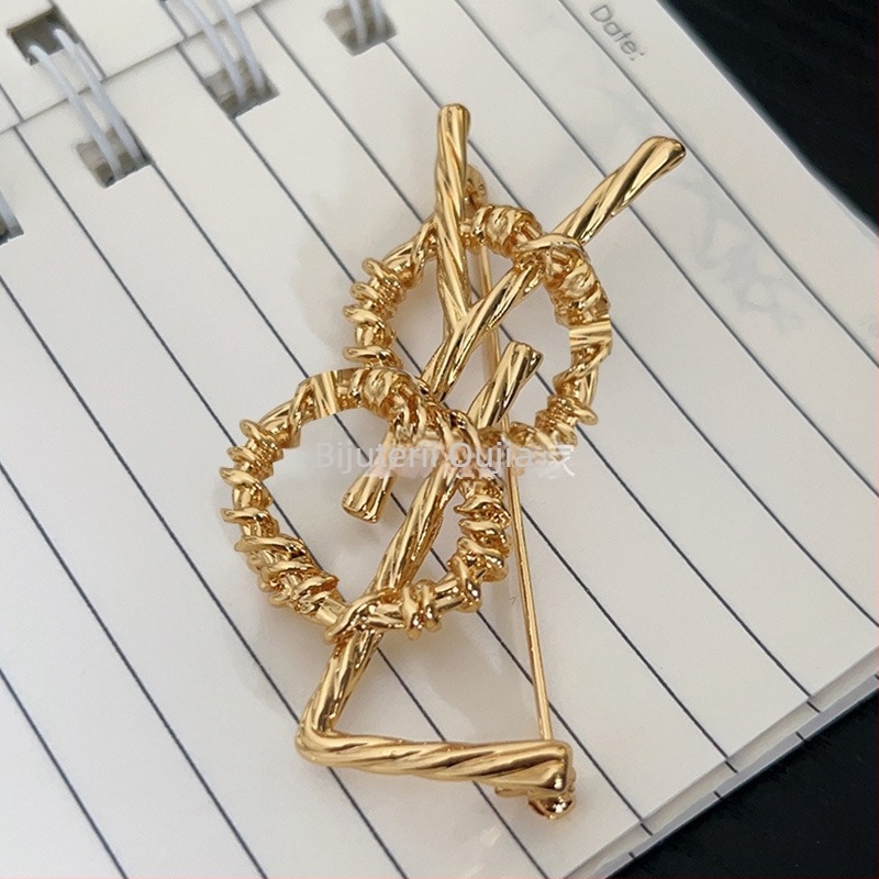 Broșă din cupru, design geometric-litera, placare electrolitică, stil modern sofisticat