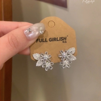 Cercei în formă de floare, din cupru, știft din argint 925, placare electrolitică