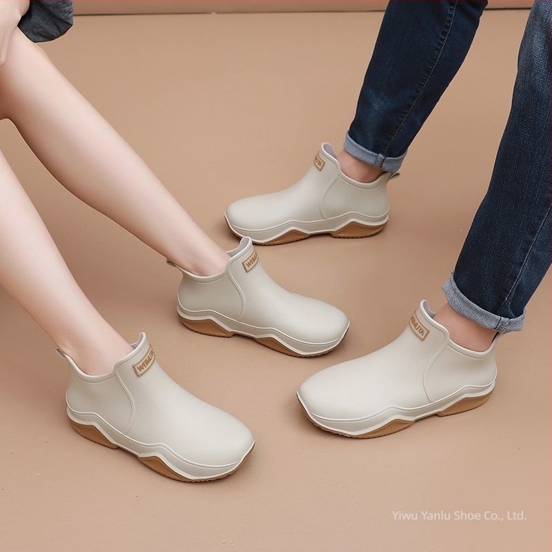 Cizme de ploaie pentru femei, partea superioară din PVC, tub scurt, toc mic 1–3 cm, stil zilnic