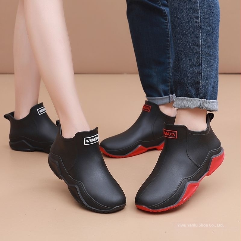 Cizme de ploaie pentru femei, partea superioară din PVC, tub scurt, toc mic 1–3 cm, stil zilnic