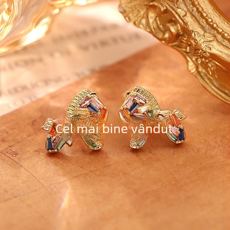 Cercei cu formă de ponei, cristale zircon, cupru placat cu aur real și ac din argint 925, pentru femei, colecția iarnă 2025