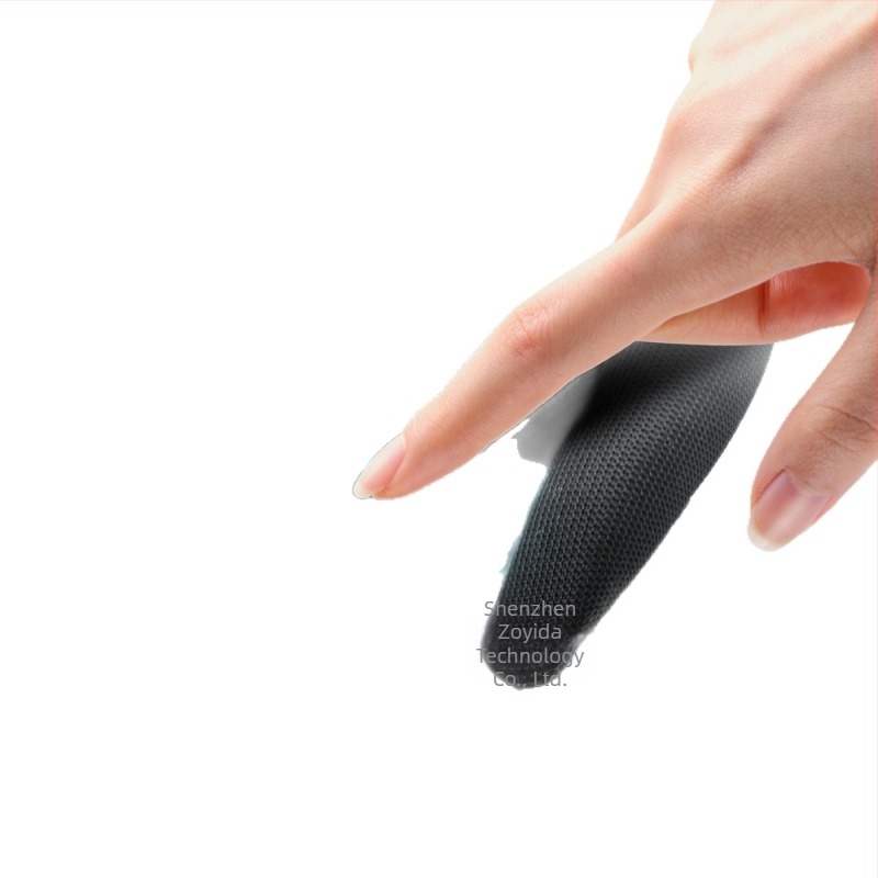 Kit protecție lentile Meta Quest 3: 3 protecții din sticlă temperată pentru lentile și 4 folii TPU moi, tăiate cu precizie; compatibil cu Meta Quest 3; dimensiune ambalaj 9.5×6.3×1.4 cm; greutate 21.5 g; include cutie de plastic și pungă cu alcool.