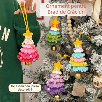 Pandantiv tricotat pentru mașină, în formă de Brad de Crăciun cu clopoțel – Împletire; Model: Brad de Crăciun; Brand: Tengyi youpin; Stil: Crăciun/Pendant