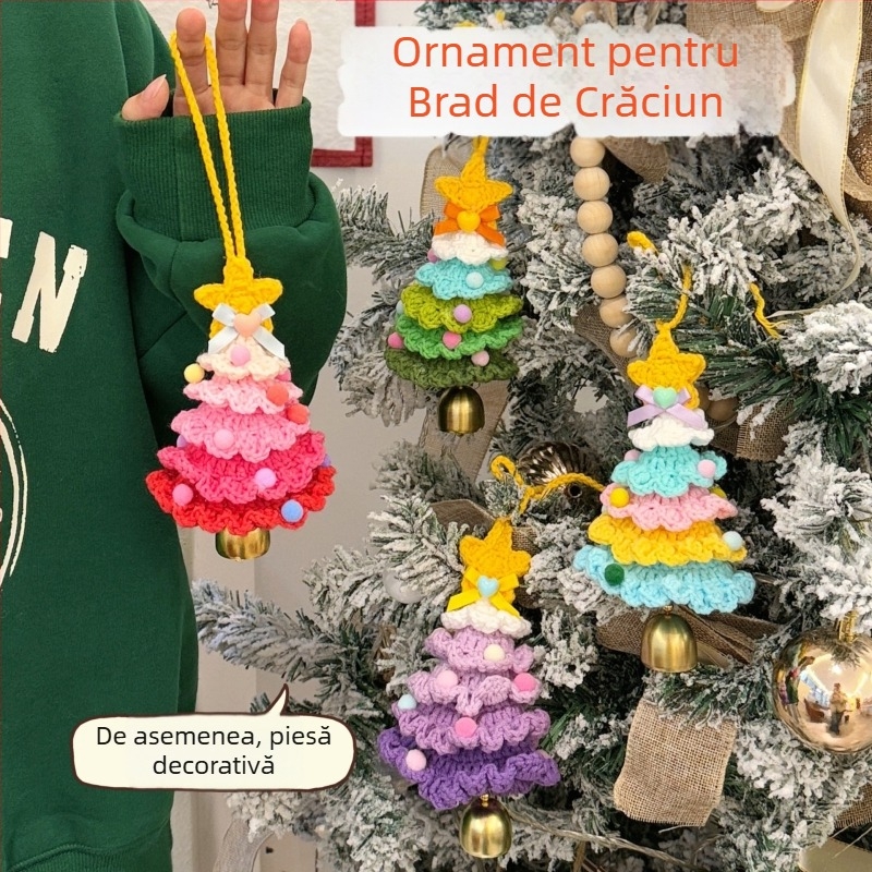 Pandantiv tricotat pentru mașină, în formă de Brad de Crăciun cu clopoțel – Împletire; Model: Brad de Crăciun; Brand: Tengyi youpin; Stil: Crăciun/Pendant