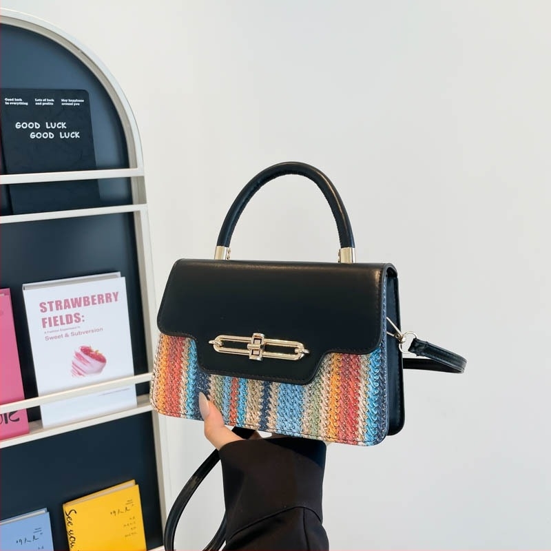 Geantă crossbody pătrată din PU, căptușeală din nylon, deschidere acoperită, buzunar interior cu fermoar