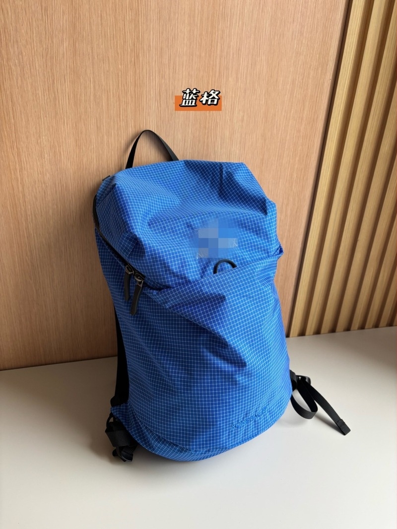 Rucsac cu model în carouri, capacitate sub 20 L, material nylon, curea de umăr curbat, compatibil cu laptop de 13 inch