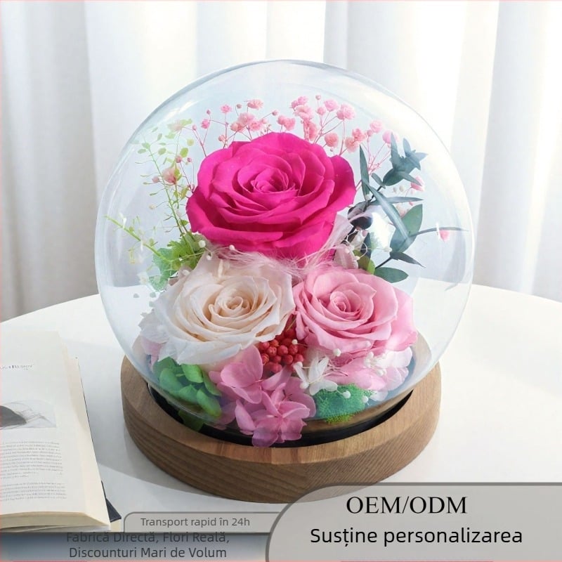 Trandafir uscat într-o cutie cadou cu cupole de sticlă sferice