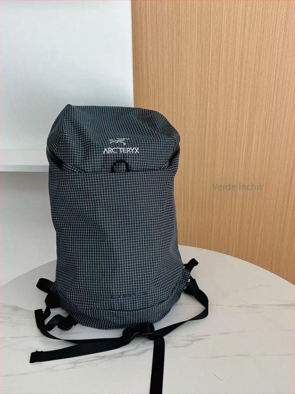 Rucsac unisex din nylon pentru outdoor, capacitate 15L, buzunar pentru laptop de 10 inch, ușor și multifuncțional
