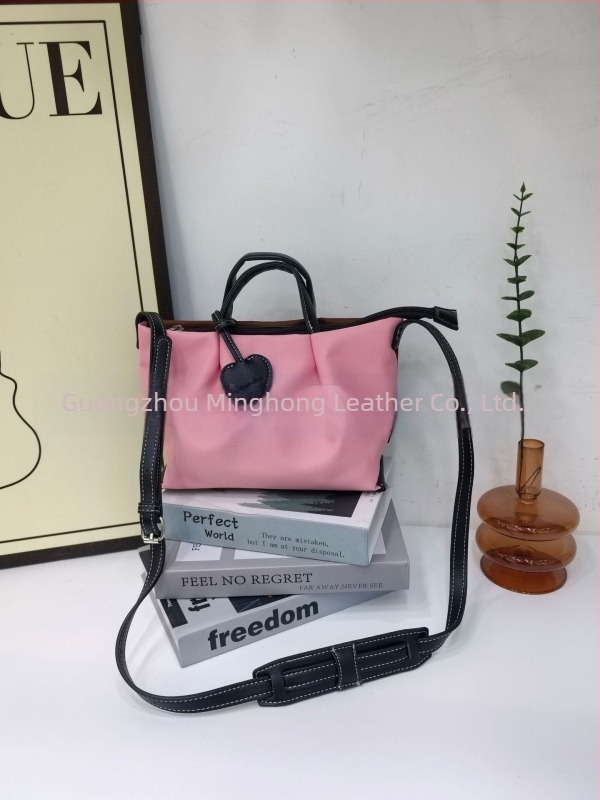 Geantă de umăr din nylon, crossbody, închidere cu fermoar, buzunar interior cu fermoar, formă dumpling, cu o singură curea, stil street