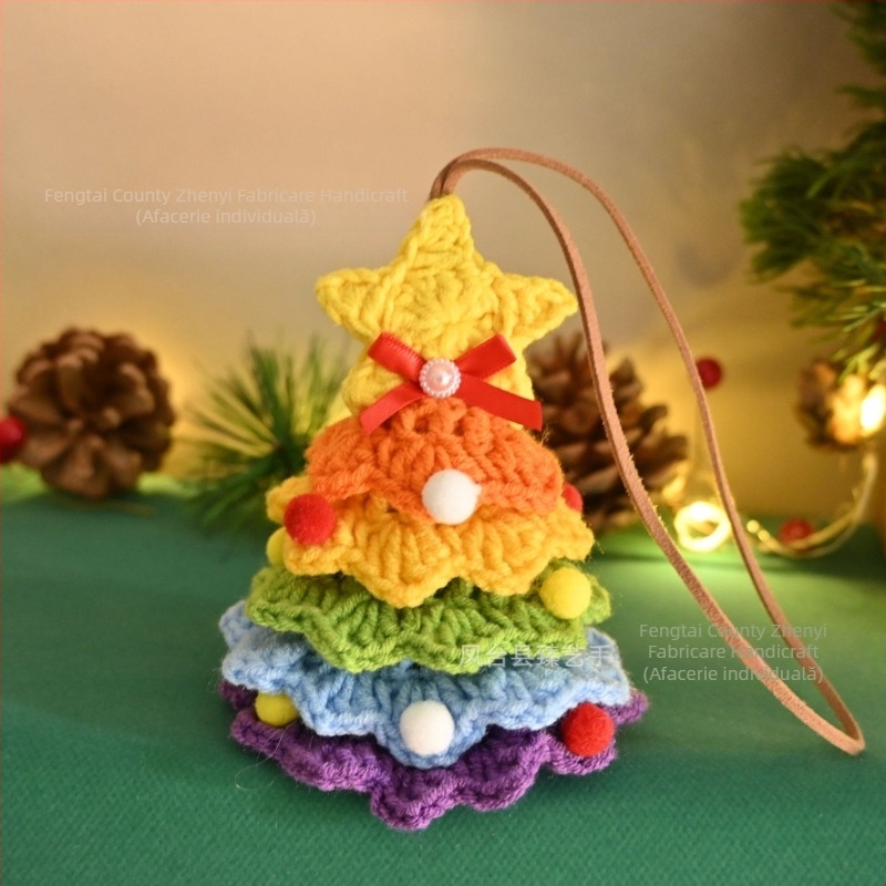 Ornament de Crăciun pentru Mașină și Geantă — pandantiv croșetat manual, scenă decorativă, din aliaj