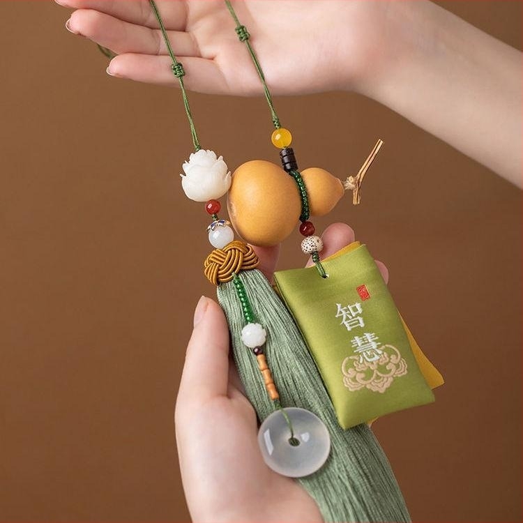 Ornament auto – Fulu Gourd, pandantiv din rășină în stil desen animat pentru aromă, decor pentru oglinda retrovizoare