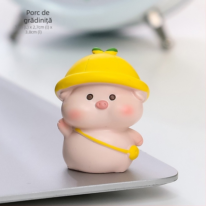 Figuă din rășină cu purceluș pentru consola centrală a mașinii și birou, peisaj mini, decor animal în stil desen animat • Brand: Wisdom Forest • Material: Rășină • Stil: Cartoon • Categoria: Animale