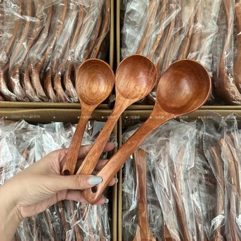 Lingură de supă din lemn cu mâner lung pentru adulți, stil lux ușor retro, lansare în mai 2025