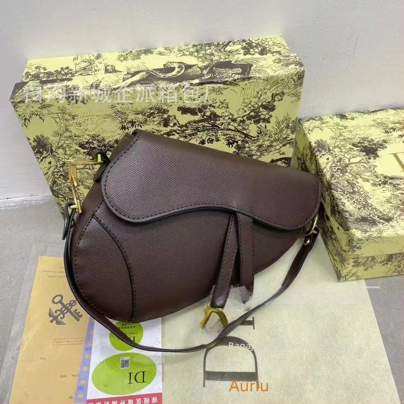 Geantă de umăr casual pentru femei, stil urban Saddle Bag, material PU, închidere cu capac, buzunar interior cu fermoar (Simplitate urbană; PU; Saddle Bag; Închidere cu capac; Buzunar interior cu fermoar)