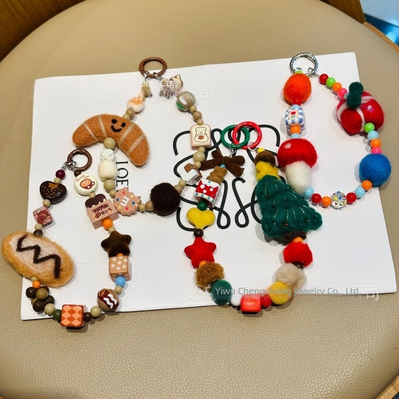 Lanț de telefon din pluș, realizat manual Bear the Saint — motiv animal (ursuleț mic și alte animale) pentru primăvara 2025, accesorii fashion pentru telefon