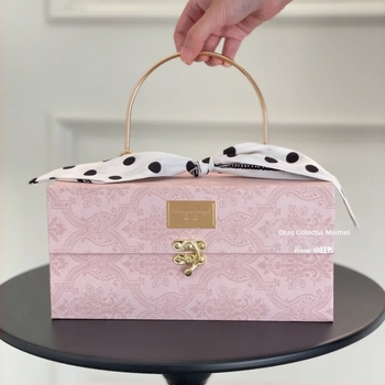 Cutie cadou mov vintage de la Yq — folie aurie, hârtie specială, tipuri de cutii: expunere, cu fereastră, capac Cer și Pământ