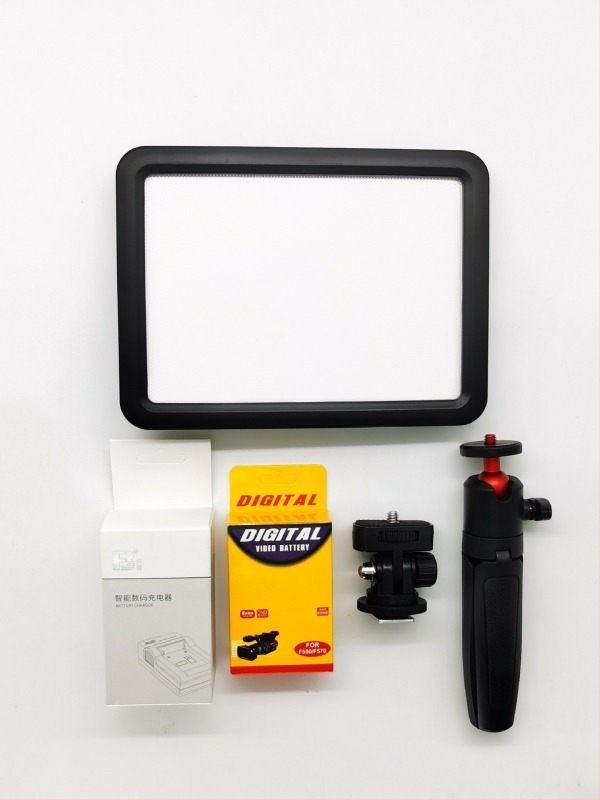 Lumină LED portabilă pentru fotografie – tri-culoare, reglaj continuu al luminozității și a temperaturii de culoare (2900–5700K), 110–240V, rază 5 m, model SC-012