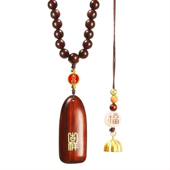 Pandantiv auto din lemn de santal pentru oglinda — decor interior, stil simplu, personalizare disponibilă