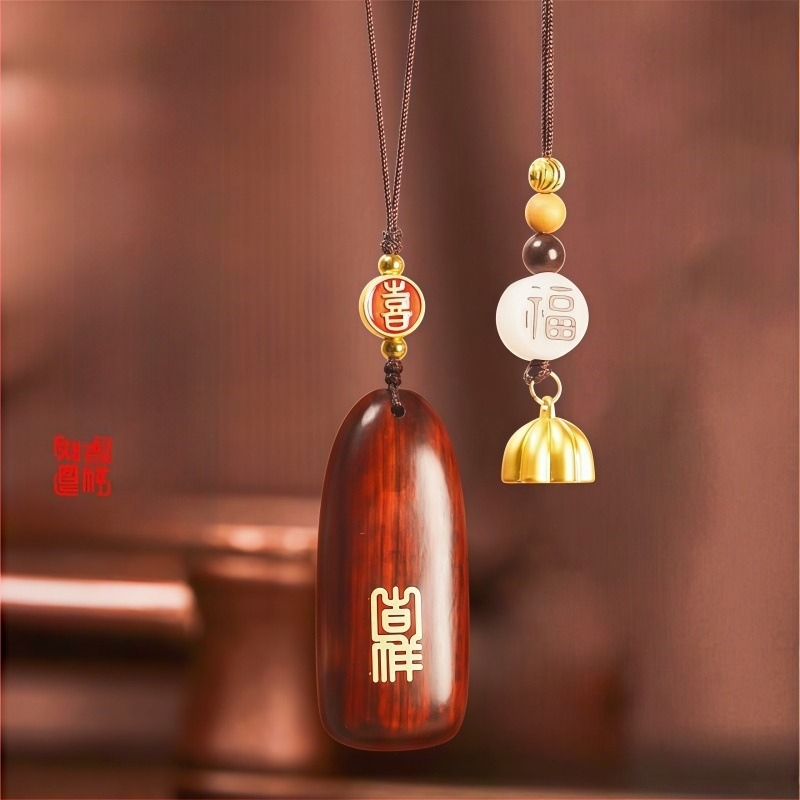 Pandantiv auto din lemn de santal pentru oglinda — decor interior, stil simplu, personalizare disponibilă