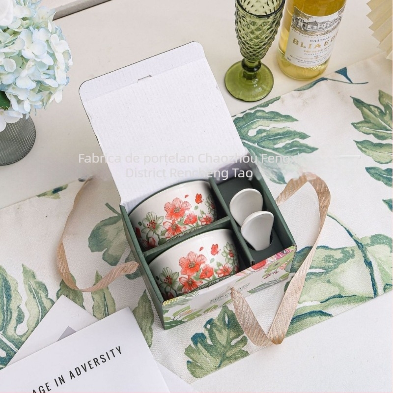 Set de boluri și linguri din ceramică într-o cutie cadou; model floral; formă rotundă; decor sub glazură; compatibil cu microunde