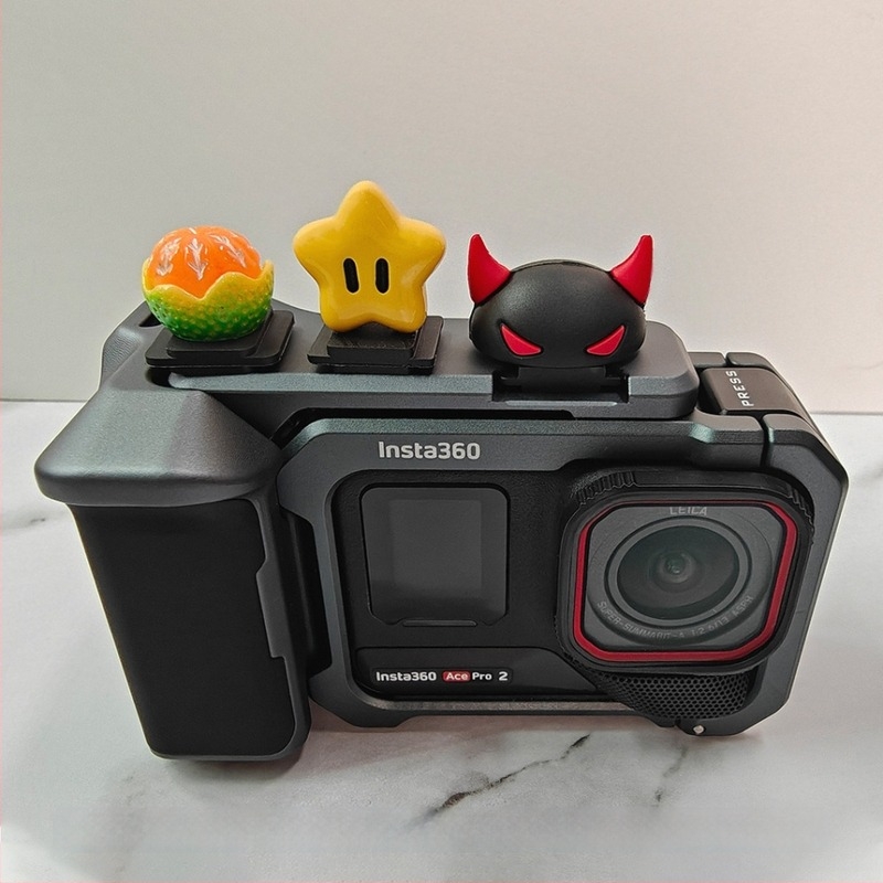 Capac hot shoe Insta360/Ace Pro2 – compatibil universal; PVC moale; sarcină până la 2 kg; greutate 30 g