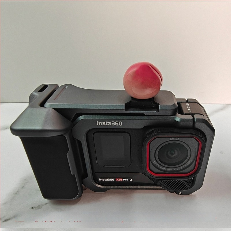 Capac hot shoe Insta360/Ace Pro2 – compatibil universal; PVC moale; sarcină până la 2 kg; greutate 30 g