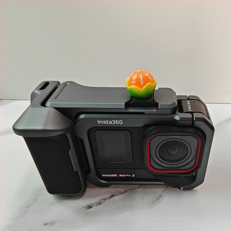 Capac hot shoe Insta360/Ace Pro2 – compatibil universal; PVC moale; sarcină până la 2 kg; greutate 30 g