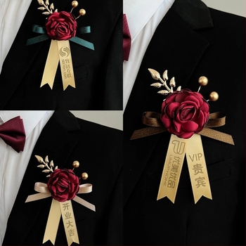 Coroană magnetică cu floare de mătase și logo-ul companiei, atașare adezivă; potrivită pentru ceremoniile de deschidere și ca cadou de afaceri, cadou promoțional, cadou pentru întâlniri.