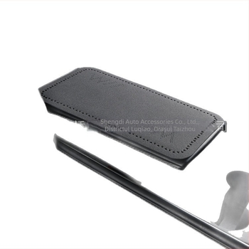 Padă pentru cotiera auto - husă centrală ultra-subțire, pluș, perforări triunghiulare, universal pentru toate sezoanele, PU material, imprimare cu logo