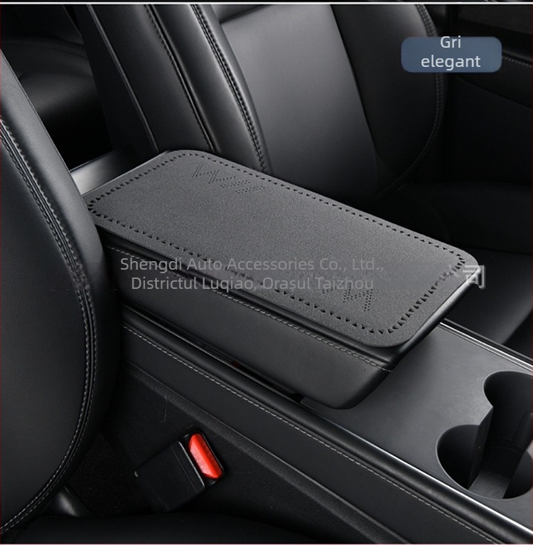 Padă pentru cotiera auto - husă centrală ultra-subțire, pluș, perforări triunghiulare, universal pentru toate sezoanele, PU material, imprimare cu logo