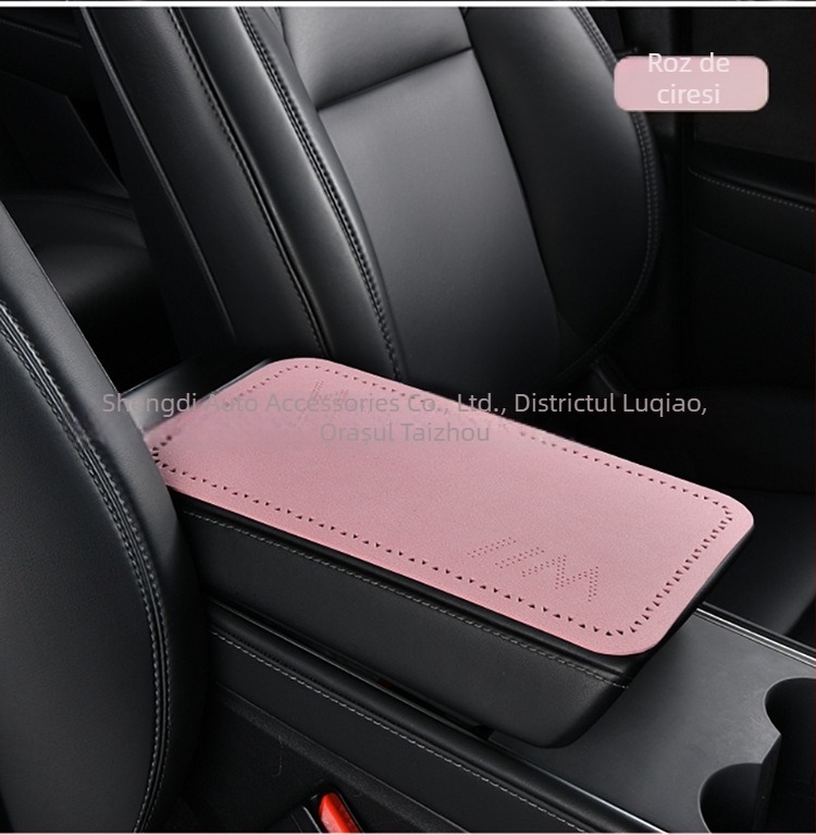 Padă pentru cotiera auto - husă centrală ultra-subțire, pluș, perforări triunghiulare, universal pentru toate sezoanele, PU material, imprimare cu logo