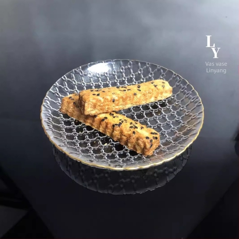 Farfurie de fructe din sticlă, cu textură ciocănită, stil japonez, design simplu