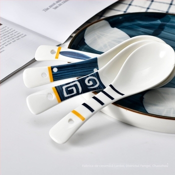 Lingură de supă ceramică Long Xiaoxuan, mâner lung – culoare solidă, pentru adulți