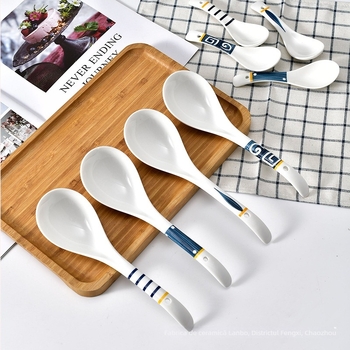 Lingură de supă ceramică Long Xiaoxuan, mâner lung – culoare solidă, pentru adulți