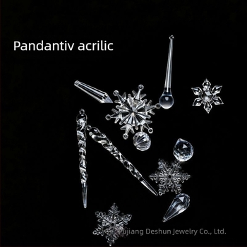 Pandantiv: fulg de zăpadă din plastic, turnare prin injecție, primăvara 2025, stil natură