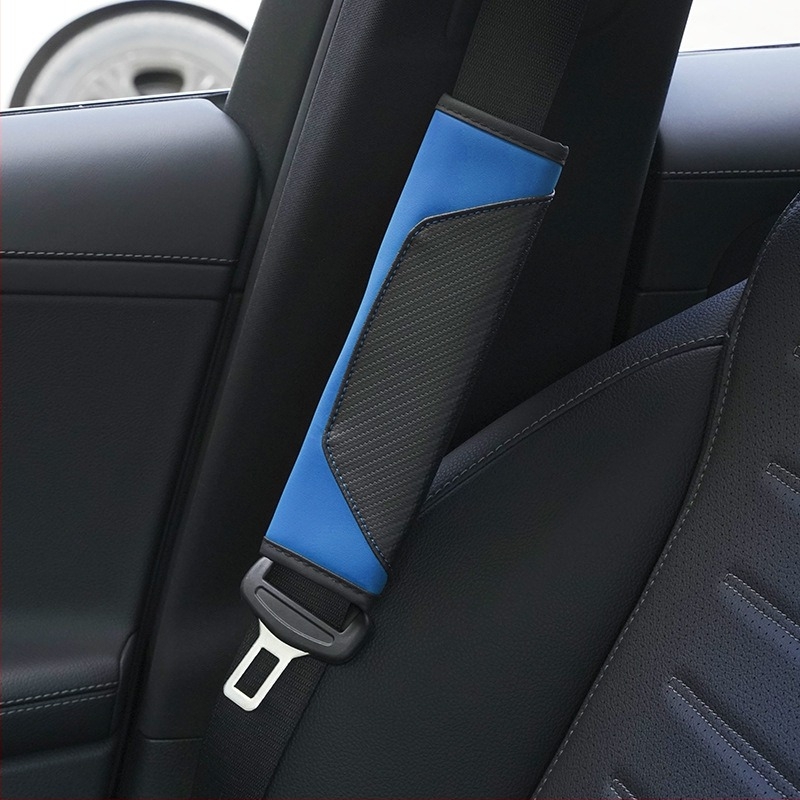 Protector pentru umărul centurii de siguranță – din piele, accesoriu practic pentru mașină (Brand: Road Jason; Material: Piele; Tip: Practical; Greutate: 65 g)