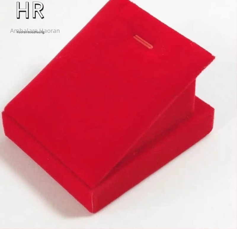 Suport de afișare bijuterii pentru lanțuri și pandante — corp din lemn, piele PU, stil de înaltă calitate, vara 2023