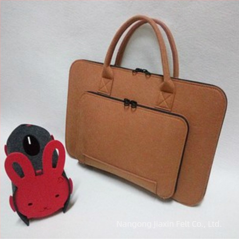 Geantă laptop din fetru cu fermoar, căptușeală din poliester, model personalizabil, rezistență la uzură și la cutremure