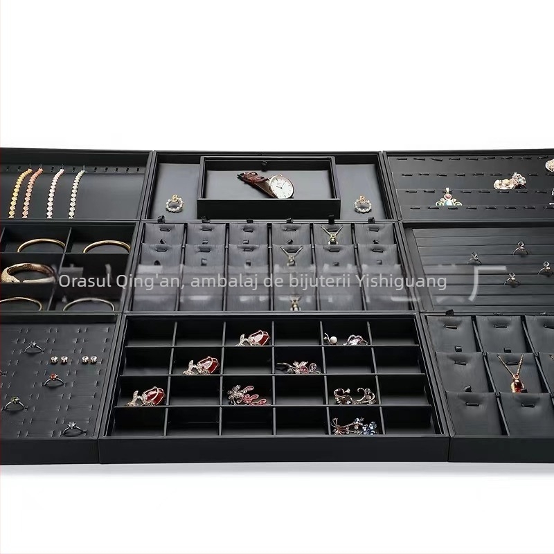 Suport pentru bijuterii din piele și placă de lemn, formă pătrată, într-o singură piesă, cu tehnică de îmbinare splicing, un singur strat