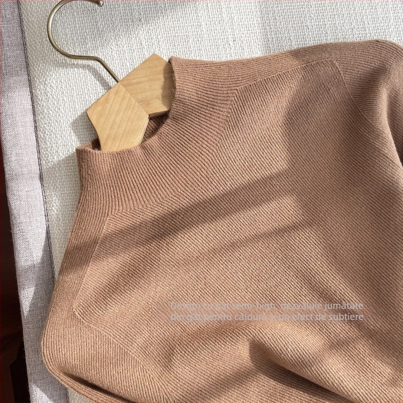 Top tricotat fără cusuri din lână și elastan, guler polo, mâneci lungi, croială slim