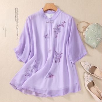 Cămașă relaxată din viscoză, broderie florală, mâneci scurte, guler înalt.